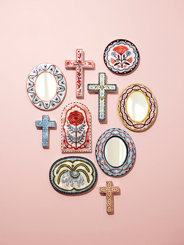 SAMIRA SMALL CROSS PINK EYES