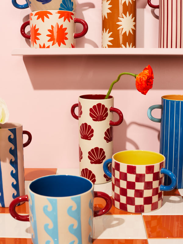 GRIFFE TALL VASE BURGUNDY SHELL