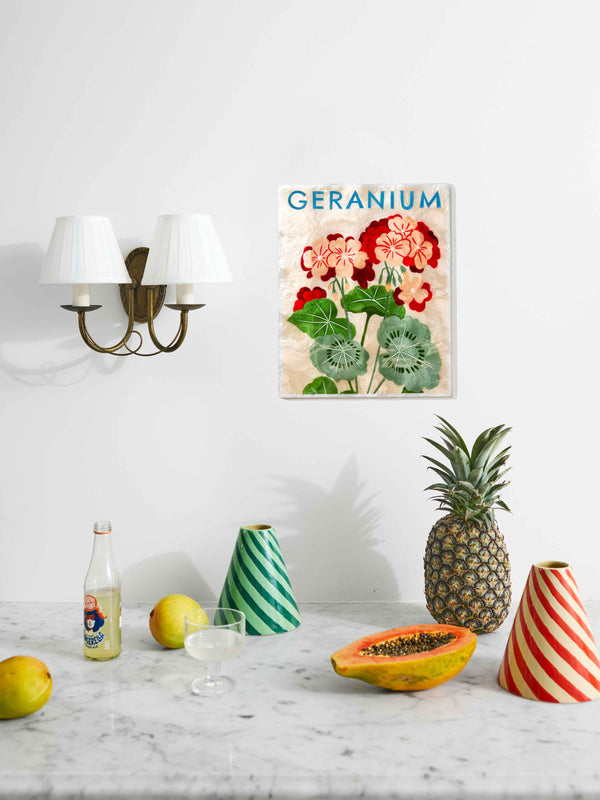 JESTER VASE RASPBERRY SWIRL