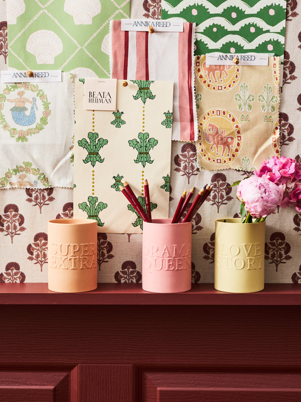 TYPECAST VASE DRAMA QUEEN